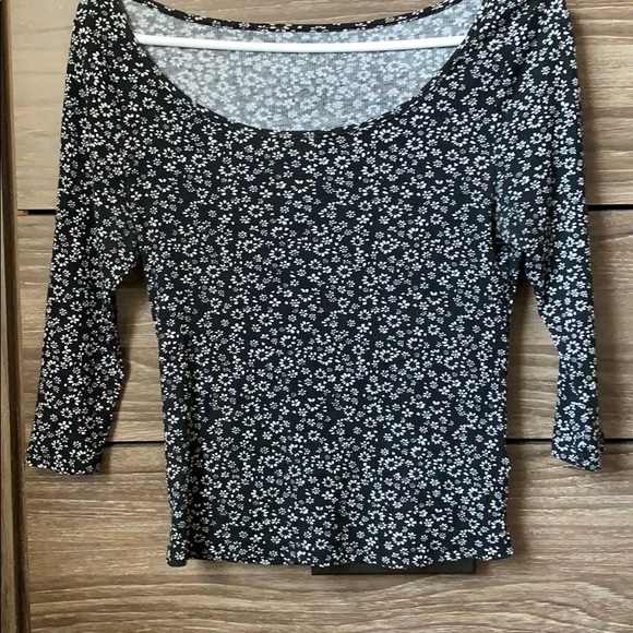 floral top - Picture 1 of 2